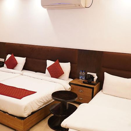 Hotel O Delhi, Near Karol Bagh Main Market And Metro Station Nova Deli Exterior foto