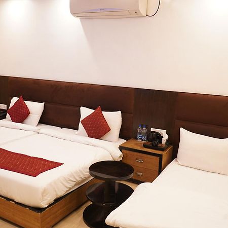 Hotel O Delhi, Near Karol Bagh Main Market And Metro Station Nova Deli Exterior foto