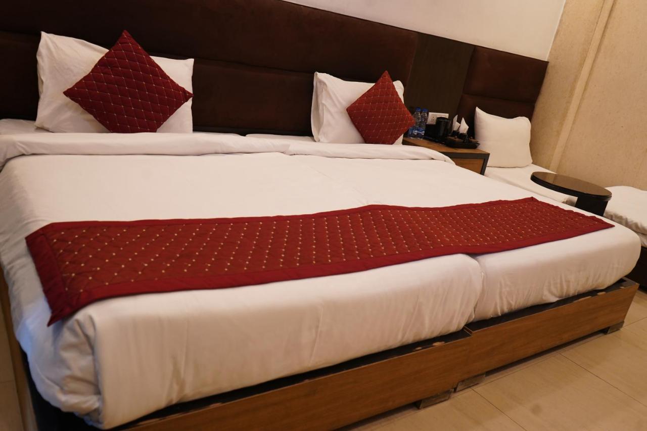 Hotel O Delhi, Near Karol Bagh Main Market And Metro Station Nova Deli Exterior foto