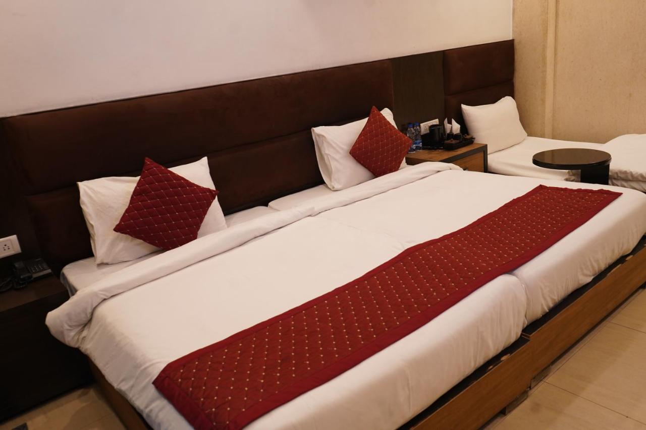 Hotel O Delhi, Near Karol Bagh Main Market And Metro Station Nova Deli Exterior foto