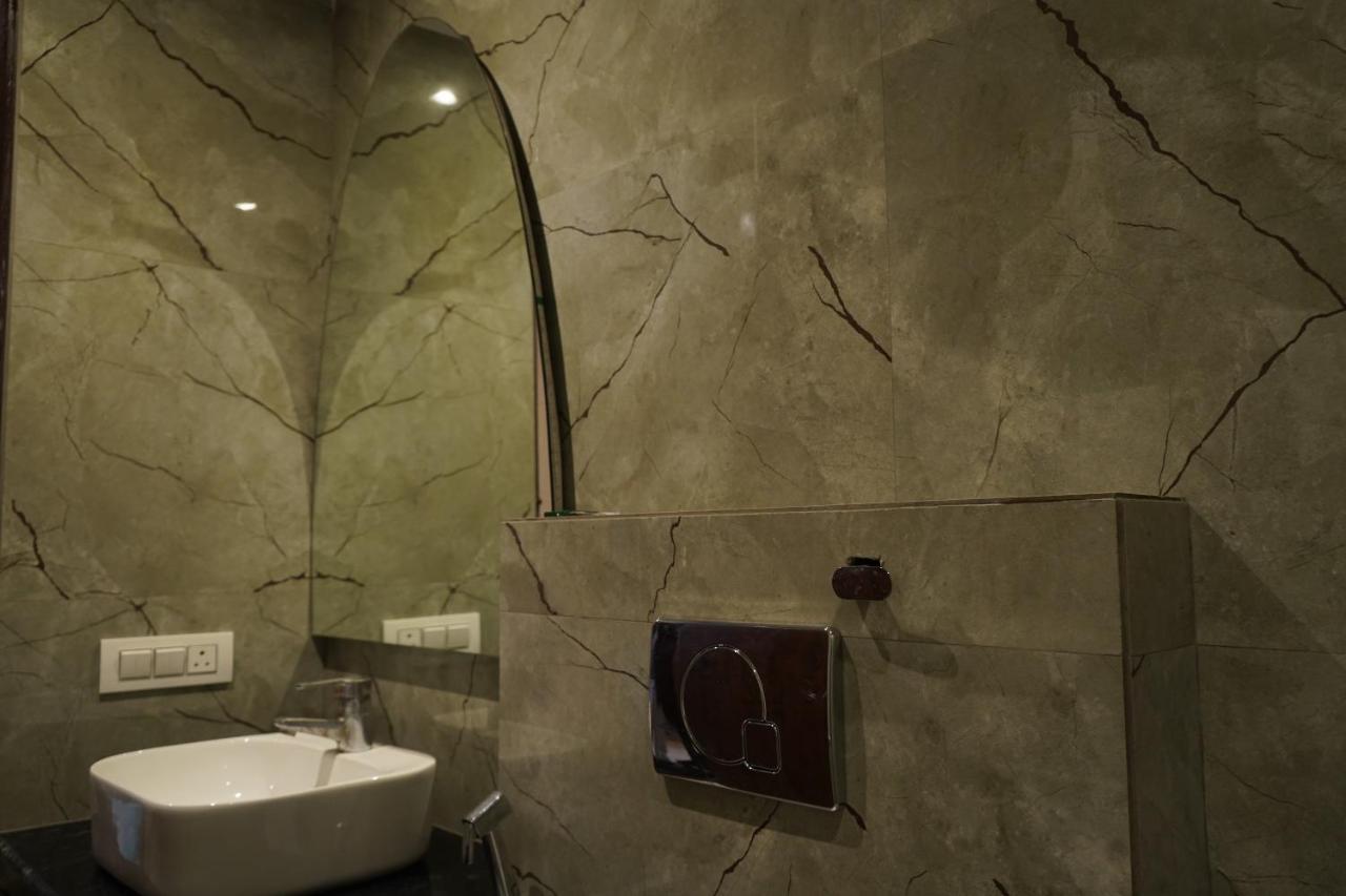 Hotel O Delhi, Near Karol Bagh Main Market And Metro Station Nova Deli Exterior foto