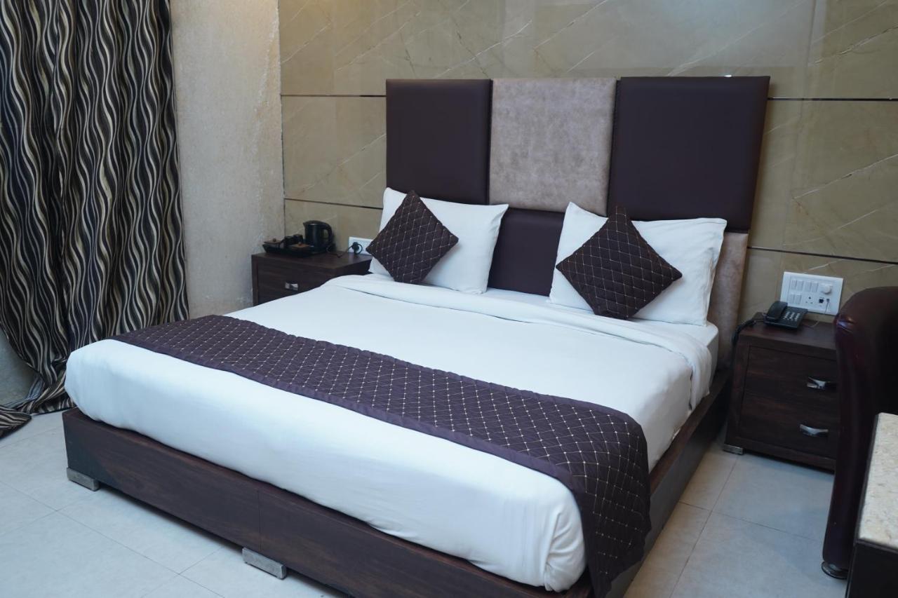 Hotel O Delhi, Near Karol Bagh Main Market And Metro Station Nova Deli Exterior foto
